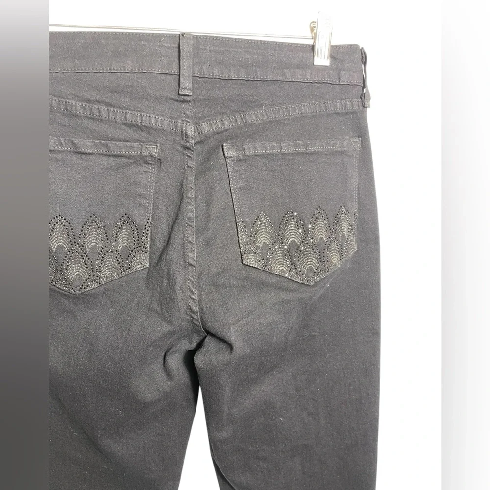 NYDJ jeans size 6 Marilyn Straight Black Bling Pockets PERFECT 🖤🖤🖤‎